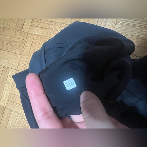 Lululemon Softstreme Pintuck Mid-Rise Pant
Regular - Picture 9 of 9